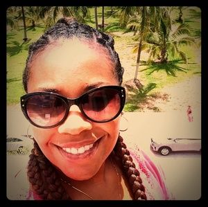 Meet your Posher, Karol